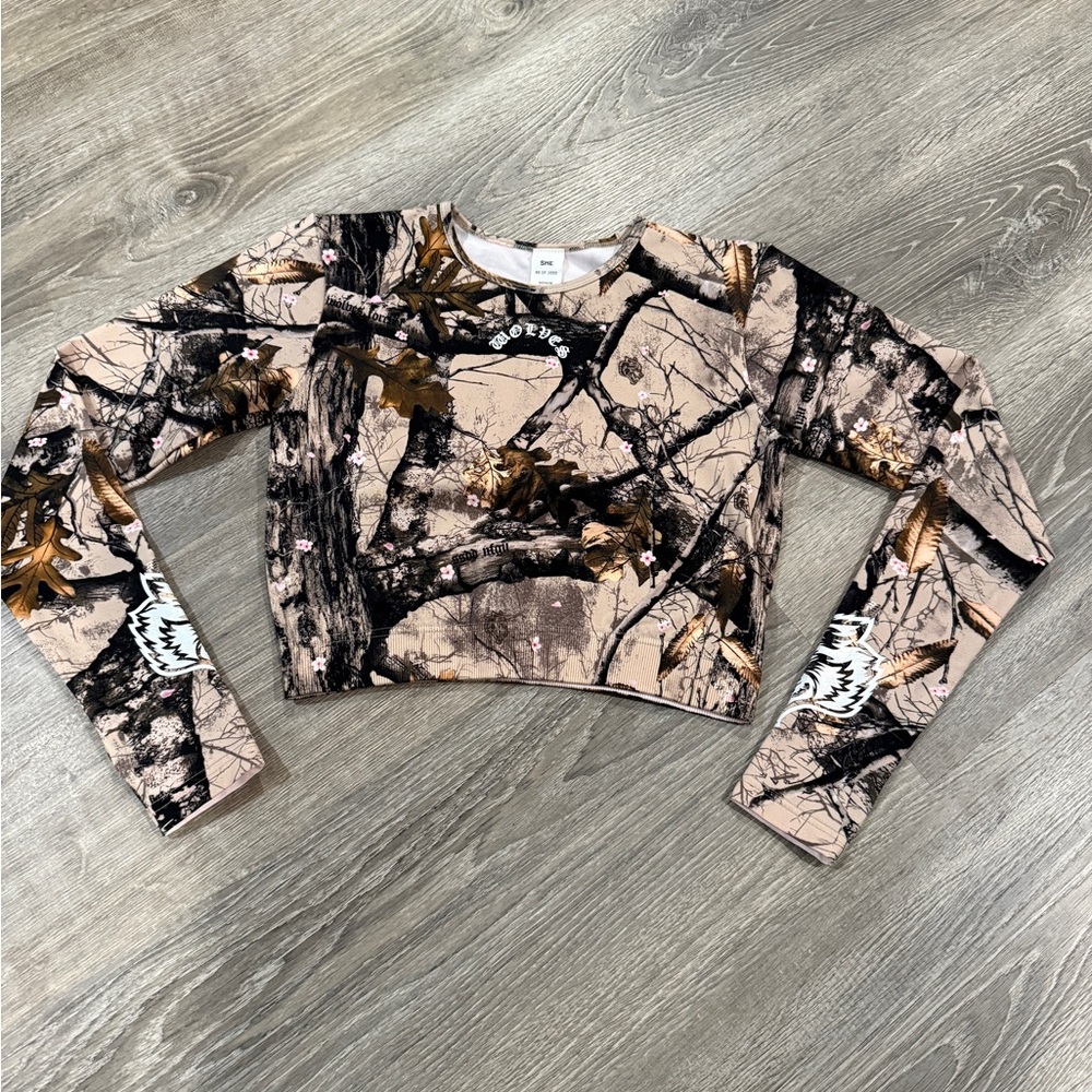 Darc Sport Chopper Everson Seamless L/S Crop in Cherry Blossom Woodland Camo